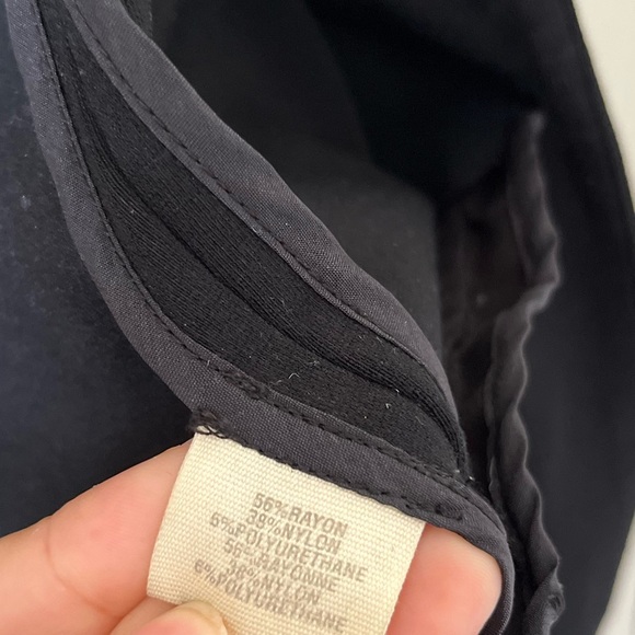 Elizabeth & James Black one-button Blazer - Picture 7 of 16